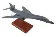 USAF Rockwell B-1B Lancer Bomber Swing Wing Desk Top Jet Model 1/100 SC Airplane