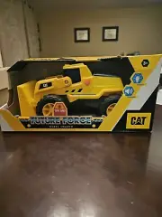 Funrise CAT FUTURE FORCE Wheel Loader NEW MIB Lights And Sounds Toy Vehicle