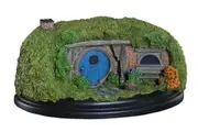 The Hobbit: 26 Gandalf's Cutting - Hobbit Hole Statue