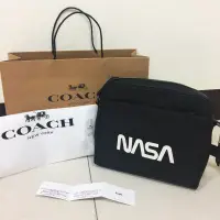 在飛比找蝦皮購物優惠-COACH NASA限量包 現時特價 5折11000