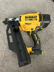 Dewalt 20V XR Brushless 21 Degree Framing Nailer Brand New