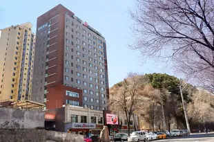 錦江之星(承德避暑山莊環城南路店)Jinjiang Inn (Chengde Mountain Resort Huancheng South Road)