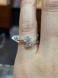 在飛比找Yahoo!奇摩拍賣優惠-50分高等級天然鑽石戒指，鑽石等級高白又閃亮，訂製價3880