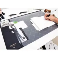 在飛比找momo購物網優惠-【COMET】53x31cm韓版超大加厚電腦桌墊-黑(桌墊 