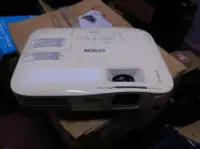 在飛比找Yahoo!奇摩拍賣優惠-Epson EB-X8 3LCD高亮度 支援HDMI 投影機