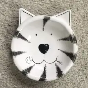 Cat Shaped Ceramic Black and White Food Water Bowl With Eaten Fish 6.5” - New!!