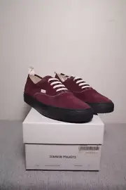 New with Box Common Projects Four Hole EU 41 Made in Italy US 8/8.5 Bordeaux