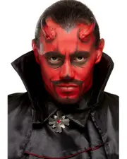 Devil Red Aqua Make Up Kit