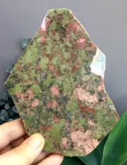 AUSTRALIAN UNAKITE POLISHED SLAB 156 X 103 X 11 MM 380 G