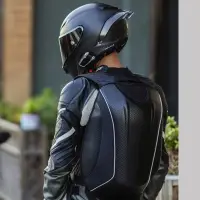 在飛比找蝦皮商城精選優惠-ICONZERO 潮流硬殼騎行背包 高級感機車頭盔後背包 戶
