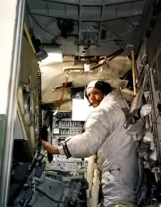 NEIL ARMSTRONG APOLLO 11 ASTRONAUT IN SIMULATOR - 8X10 NASA PHOTO (EP-378)