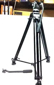 New Miller DS-10 DV Fluid Head and Solo Aluminum Tripod w Pan Handle & Bag