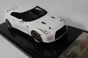 Wit's CN522 1/43 Nissan GTR Club Track Edition Pearl White Diecast Model Minica