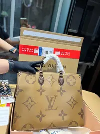 在飛比找Yahoo!奇摩拍賣優惠-【二手包包】Lv onthego Lv  AB面原料 ont