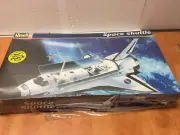 Revell HUGE Space Shuttle Model Kit 1/72 #85-5085 + MISSION PATCH SEALED