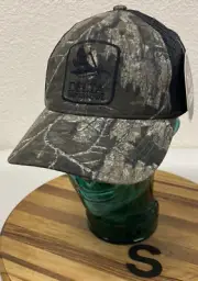 NWT. DELTA WATERFOWL CAMO & BLACK SNAPBACK OSFM HAT. REALTREE TIMBER! NICE. S