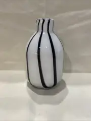 Hand-Blown Glass Vase With Black & White Swirl Pattern 7” Tall Vase NEW