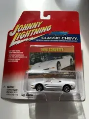 2002 Johnny Lightning Classic Chevy 1988 Corvette White 1/64