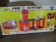 Blue Ribbon click brick inter-locking building bricks Fire Station w/figures NIB