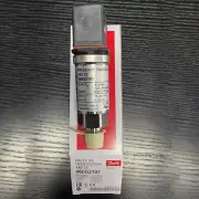 One New pressure transmitter For Danfoss AKS 33 060G2107 Free Shipping