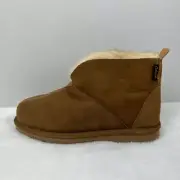 Cabela’s women’s sheepskin cocoa loungers size 9