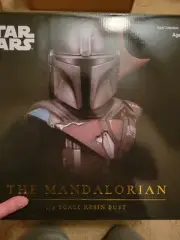 Diamond Select Legends In 3D Mandalorian Bust 1/2 Scale 0076/1000