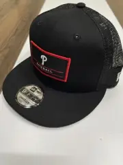 Mens Phillies Patch New Era Black Deck Trucker 9FIFTY Snapback Hat OSFA Cap