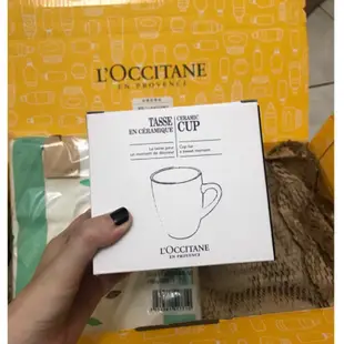 【L'OCCITANE】歐舒丹滿額禮-馬鞭草旅行包 品牌馬克杯 環保三明治袋