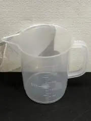 Kartell 0.5L 500mL Graduated Plastic Beaker With Handle And Pouring Spout