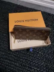 Louis Vuitton Zippy Wallet