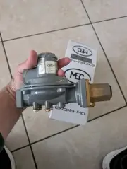 MEC MEGR-1232-HBF F. POL X 1/2" FPT Twin Stage 11" W.C. Outlet Propane Regulator