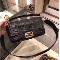 在飛比找Yahoo!奇摩拍賣優惠-LINDA二手精品代購 Fendi 芬迪 Baguette 