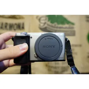 Sony a6000單機身 二手公司貨