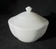Villeroy & Boch Arco Weiss covered sugar