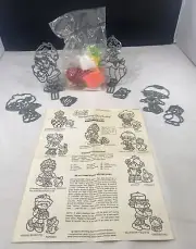 Strawberry Shortcake 1982 Makit Bakit Suncatcher Craft kit Stand Or Hang NEW