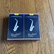 Bandoren Alto Saxophone Reed 2 1/2 Boxes
