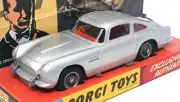 Corgi 9.5cm Long RT26101S 261 - Aston Martin DB5 James Bond 007 Goldfinger