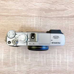 ( 富士超輕便可換鏡系列 ) Fujifilm X-E1 文青必備 鏡頭隨意搭配 林相攝影 二手相機買賣