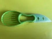 Avocado Cutter Slicer Kitchen Tool Fruit Peeler Separator Green Corer Knife