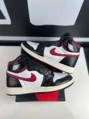 (P.O) Jordan 1 Retro High OG Gym Red Sz 7Y some yellowing