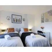 Cosy House 8 Mins From City Centre, Free Private Parking, Free Wifi, Fits 7