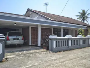 丹戎達朗民宿Guest House Ndalem Tanjung