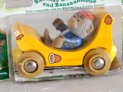 BRIO Train BANANAS the GORILLA and Bananamobile Richard Scarry's Busytown - New