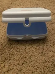 Tupperware sandwich Keeper