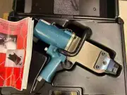 Stanley Pneumatic Hog Ringer SC50 / SC50T (BOSTITCH) With Case