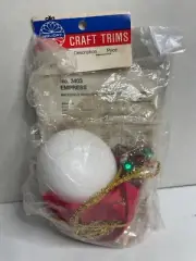 HOLIDAY~EMPRESS in red & green vintage beaded & sequin ornament kit! NOS!