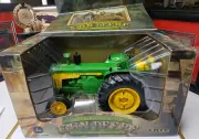 1/16 Ertl Farm Toy John Deere 200th Birthday 830 Tractor 4th in a Series 1160