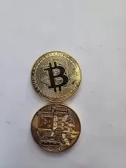 (1) 2024 Physical Bitcoin Commemorative Coin Metal Gold Plated Bit Coin