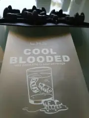 Vampire Cool Blood Novelty ice Mode tray teeth great for Halloween party