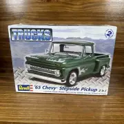 Revell 1965 Chevy Stepside Pickup Truck 2'n1 1:25 scale model car kit 7210